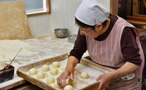 大塚酒饅頭店　内装