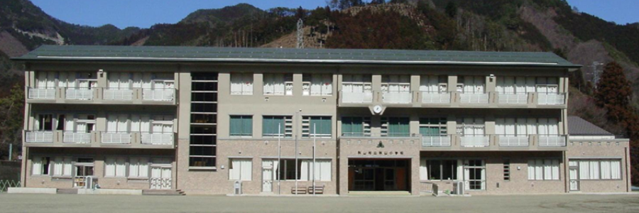 秋山小学校のタイトル画像